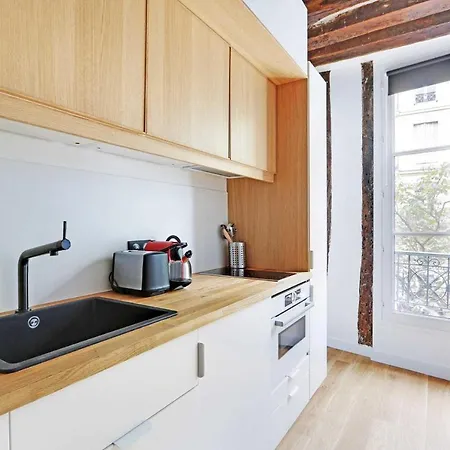 Studio 2p Renove Rue Des Archives Marais Clim 3 *
