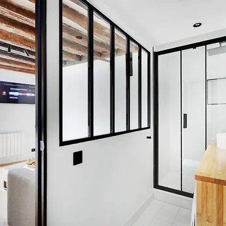 Hotel Studio 2p Renove Rue Des Archives Marais Clim 3