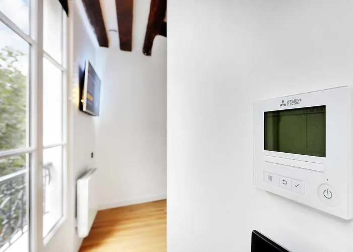 Hotel Studio 2p Renove Rue Des Archives Marais Clim 3